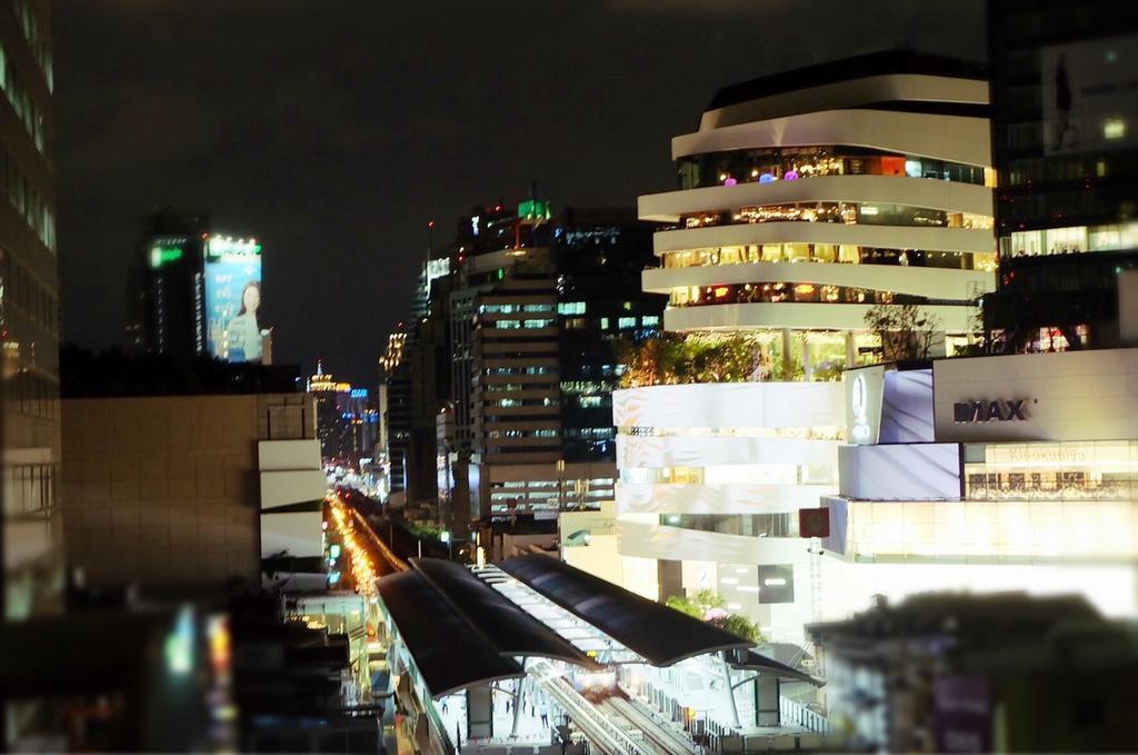 V Residence Bangkok Exteriör bild