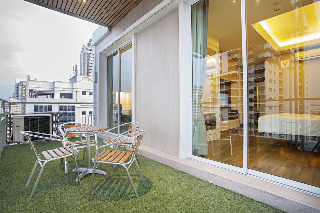 V Residence Bangkok Exteriör bild