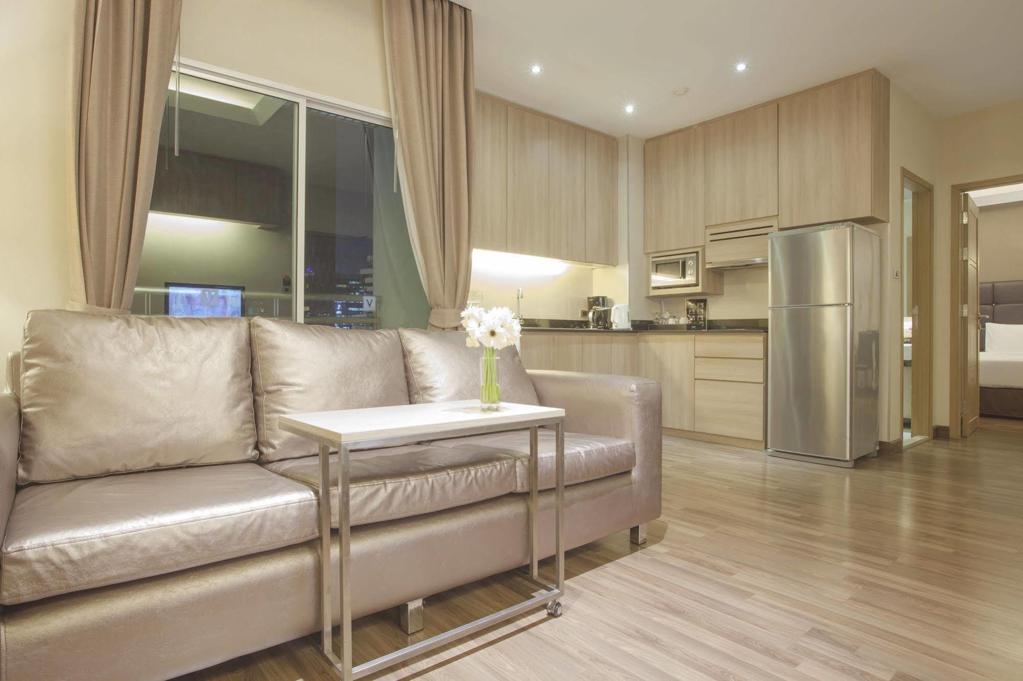 V Residence Bangkok Exteriör bild