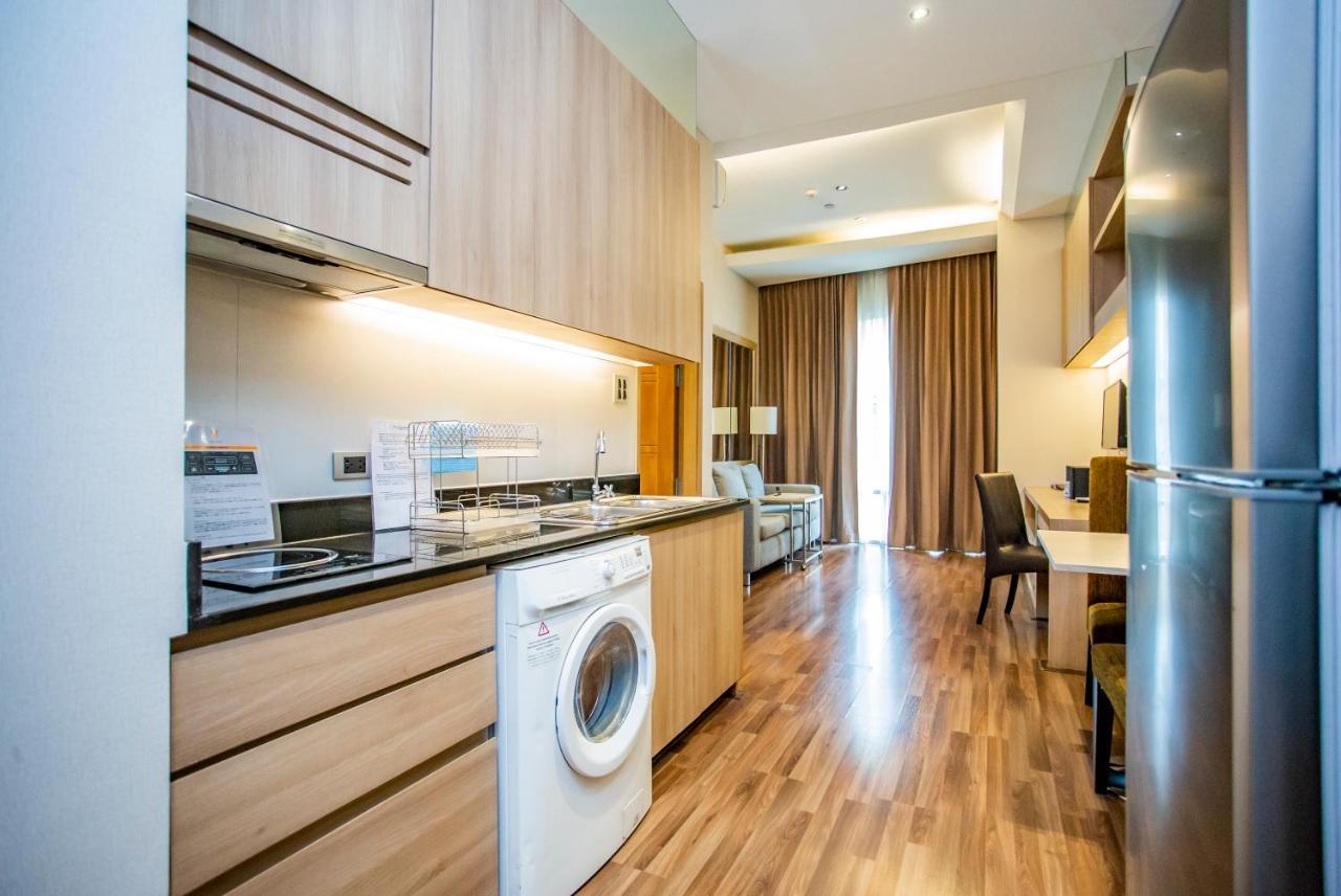 V Residence Bangkok Exteriör bild